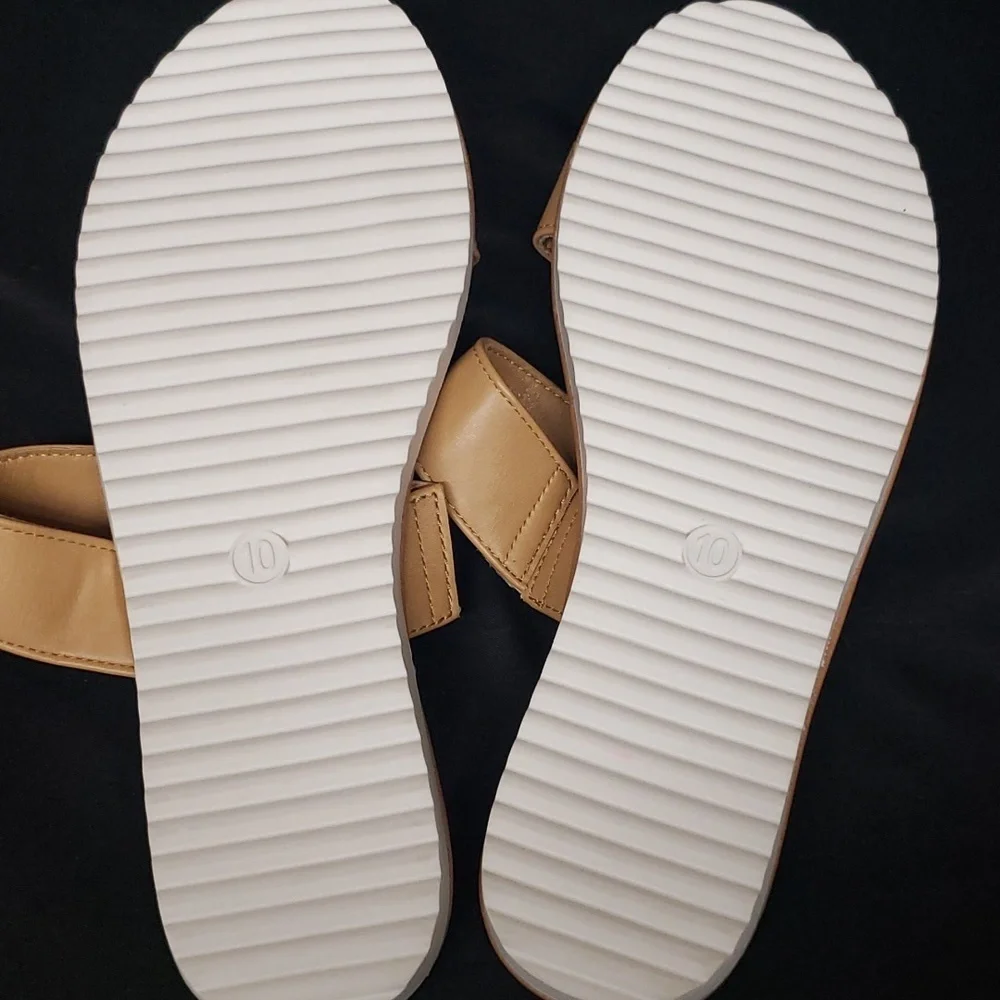 Cushionaire NWOT Double Strap Tan Slide Sandals, 10 - Picture 6 of 6
